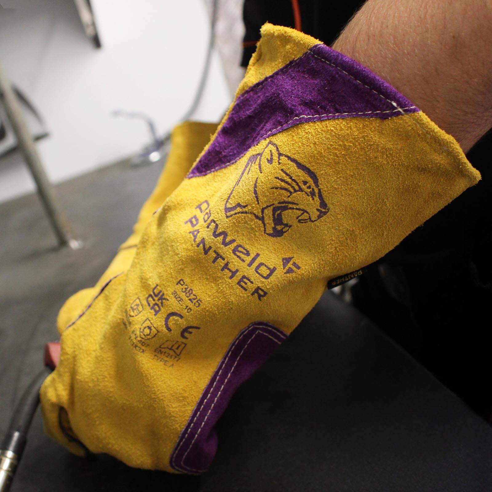 A Best-Seller: Parweld Panther MIG Welding Gauntlets (P3825)